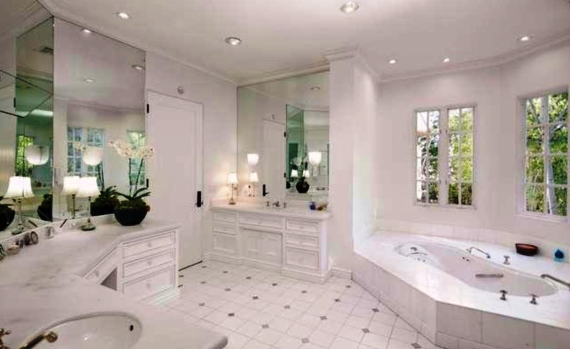 Reese Witherspoon Beli Rumah Baru Seharga Rp225 Miliar