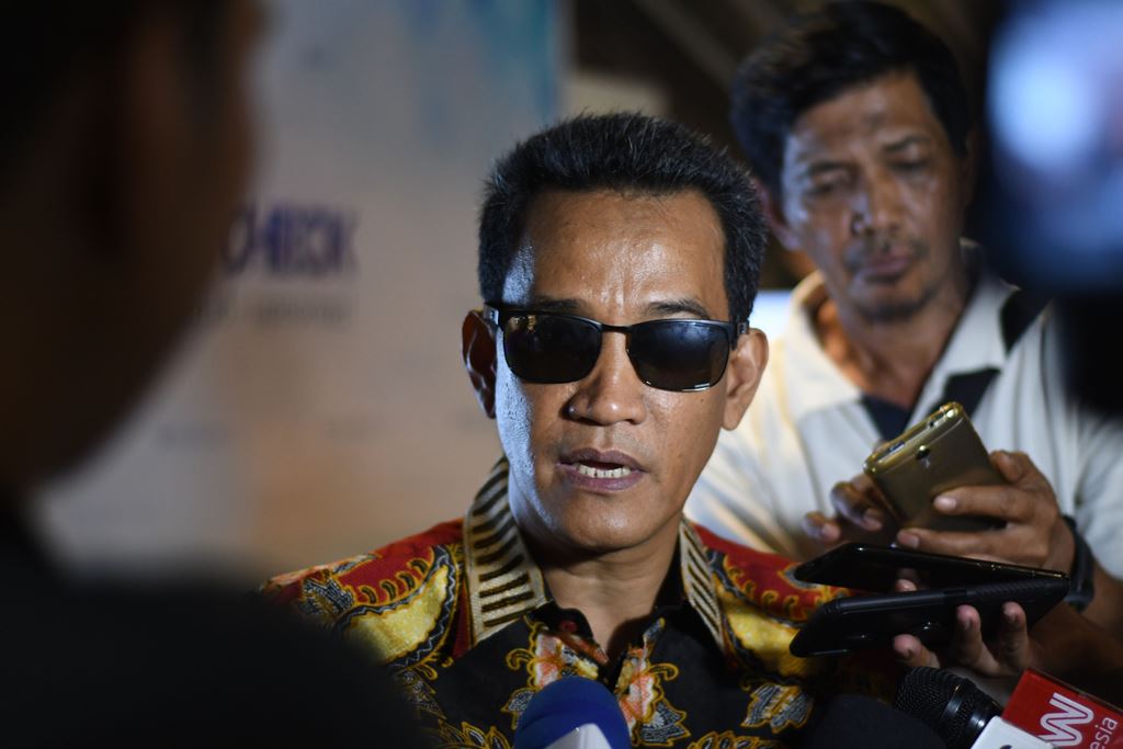 Siasat <i>Youtuber</i> Refly Harun Memoles Konten Hukum Jadi Harum