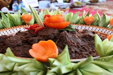Harga Tembus Rp130 Ribu/Kg, Pedagang Tetap Beli Daging Sapi