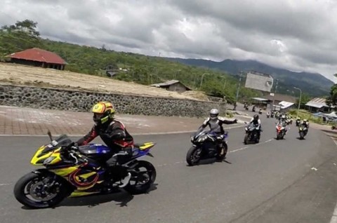 Berkendara Terlalu Lama, Waspada Sakit Tulang Belakang