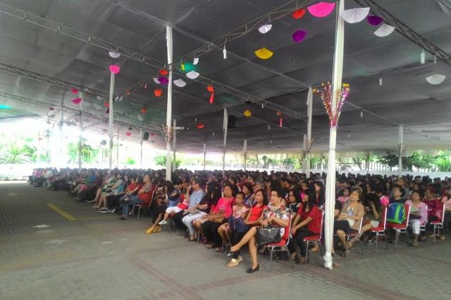 Ribuan Umat Katolik Hadiri Misa Pontifikal di Gereja Katedral