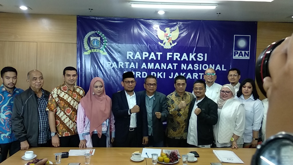 Kasak-kusuk Dua Kuda Pacu Rebut DKI 2