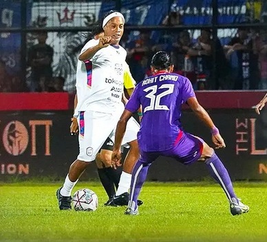 Trofeo Ronaldinho Dinilai Terlalu Serius Oleh Netizen: Kayak Final UCL