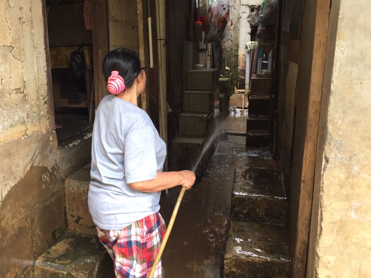 Menuntut Keadilan Normalisasi Kali Krukut