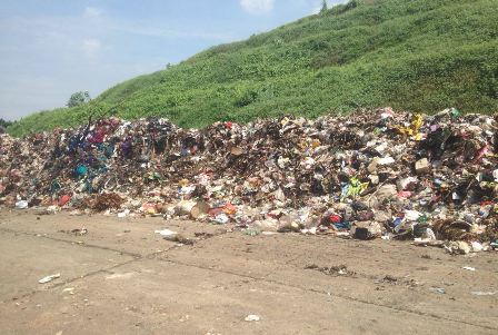 Antrean Truk Sampah DKI di Bantar Gebang Mengular 1 Km