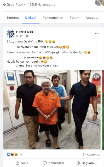 [Cek Fakta] Foto Penampakan Rizieq Gunakan Celana Pendek saat Digelandang Polisi? Cek Faktanya