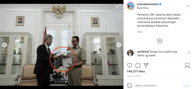[Cek Fakta] Foto Anies Baswedan Serahkan Uang Pribadi ke Dubes Palestina? Ini Faktanya
