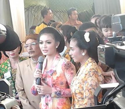 Gibran-Selvi Lalui Rangkaian Proses Siraman Hingga Midodareni