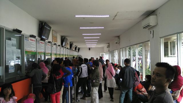 Nomor Antrean Habis, Calon Penumpang Kereta Sempat Bingung
