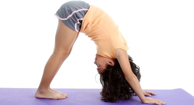 Enam Pose Yoga yang Aman dan Bermanfaat bagi Si Kecil
