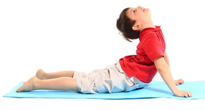 Enam Pose Yoga yang Aman dan Bermanfaat bagi Si Kecil