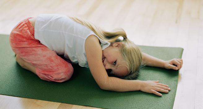 Enam Pose Yoga yang Aman dan Bermanfaat bagi Si Kecil