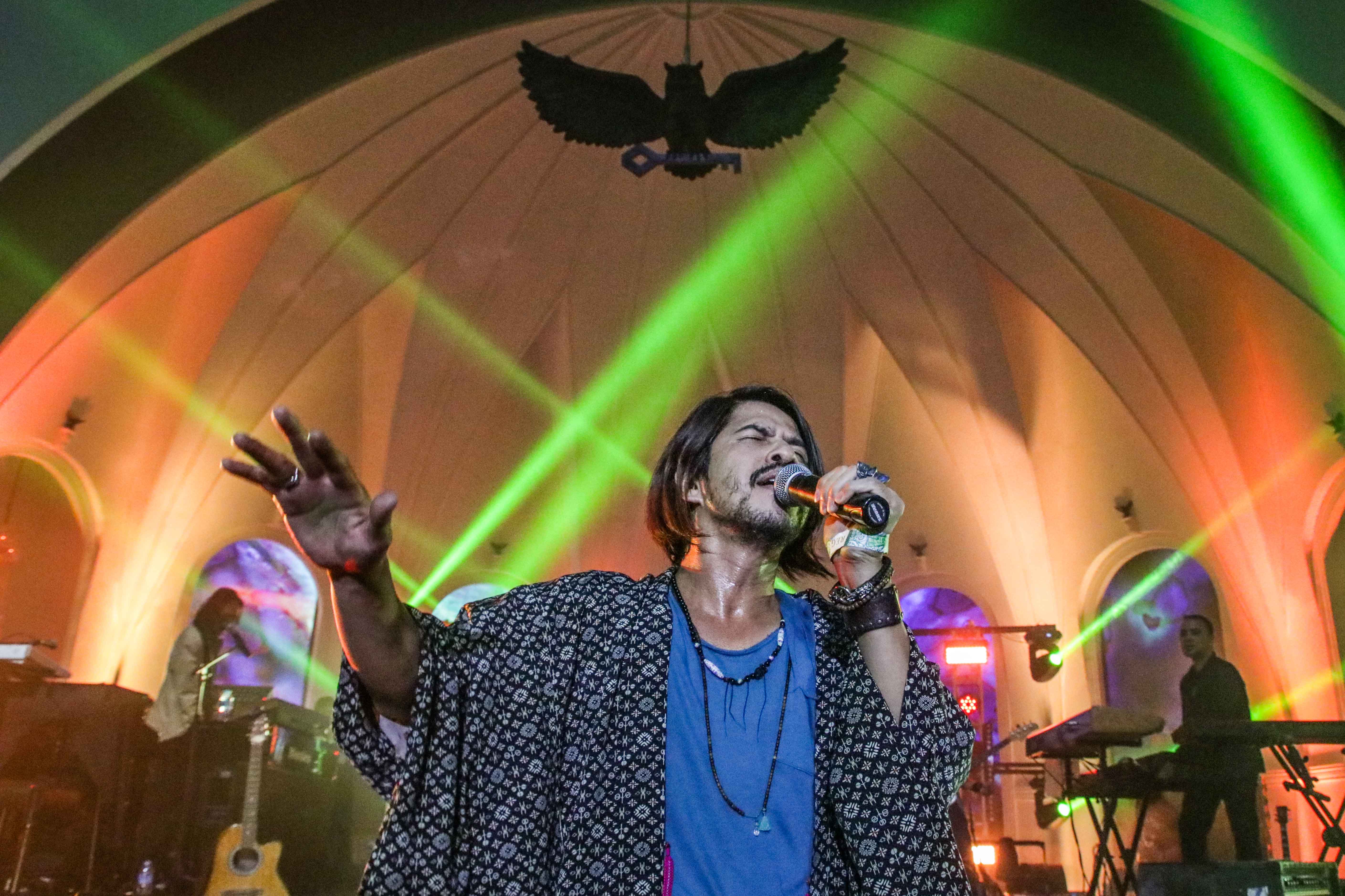Foto-foto Konser Menjilat Matahari dari Yockie Suryoprayogo