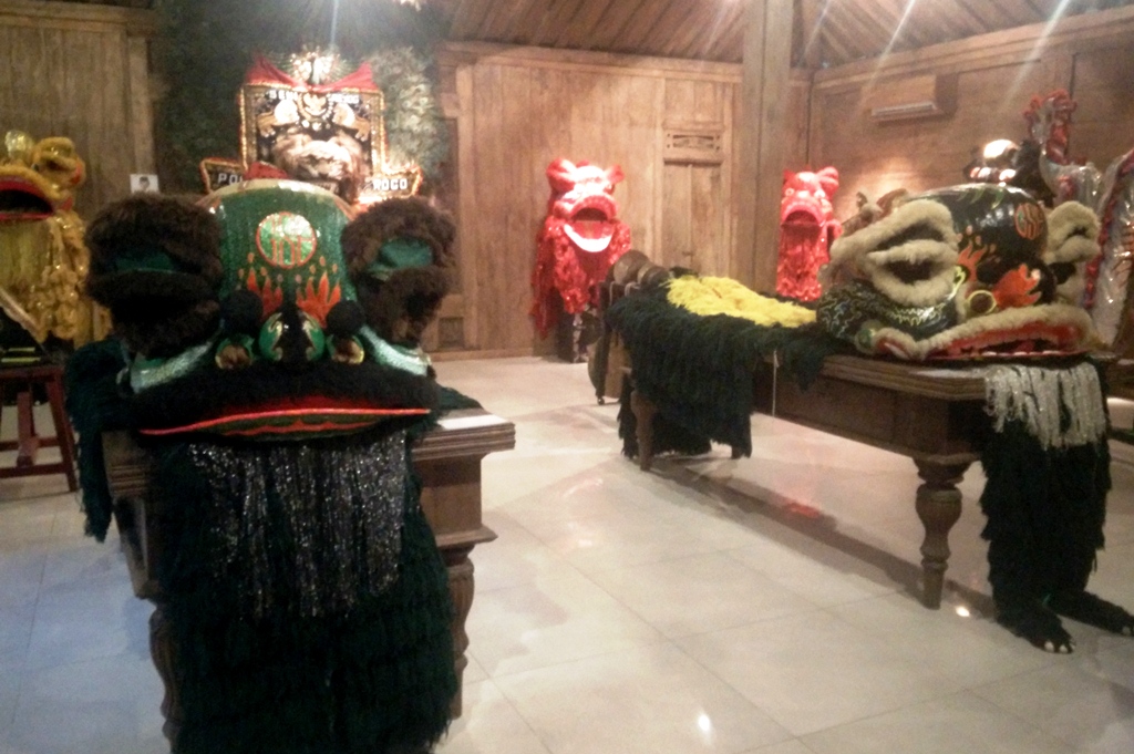 Peserta WCF 2016 Terpukau Ribuan Topeng di Rumah Topeng dan Wayang Setia Dharma