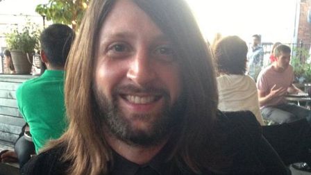 Manajer Eagles of Death Metal Tewas dalam Serangan di Paris