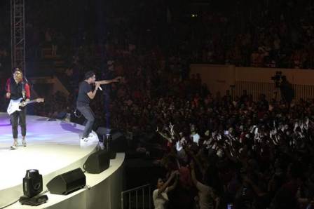 Romantisme dan Semangat di Konser Glenn Fredly