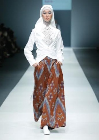 Busana Koleksi Divine Angkat Elemen Alam 