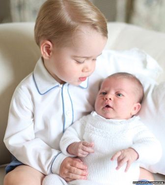 Lihat Foto Lucu Pangeran George & Putri Charlotte