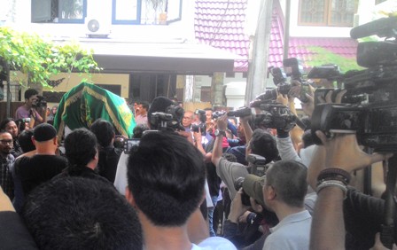 Pepeng Berwasiat Dikubur Dekat Makam Orangtua