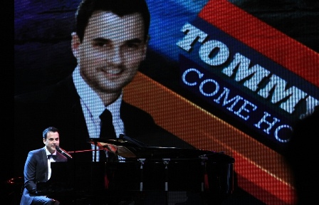 Tommy Page Gandeng Angel Pieters Berduet dalam Konser