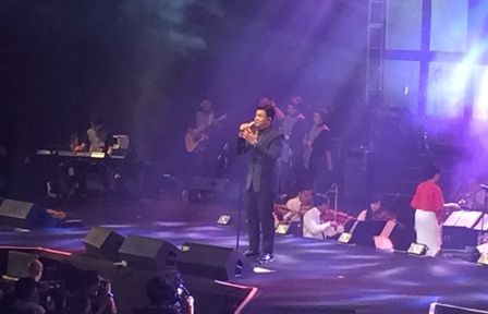 Konser Bareng Ari Lasso, Tulus Grogi Nyanyi Mengejar Matahari 