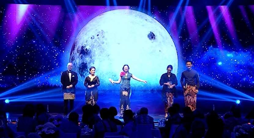 Persembahan Cinta dari BCA di HUT ke-60