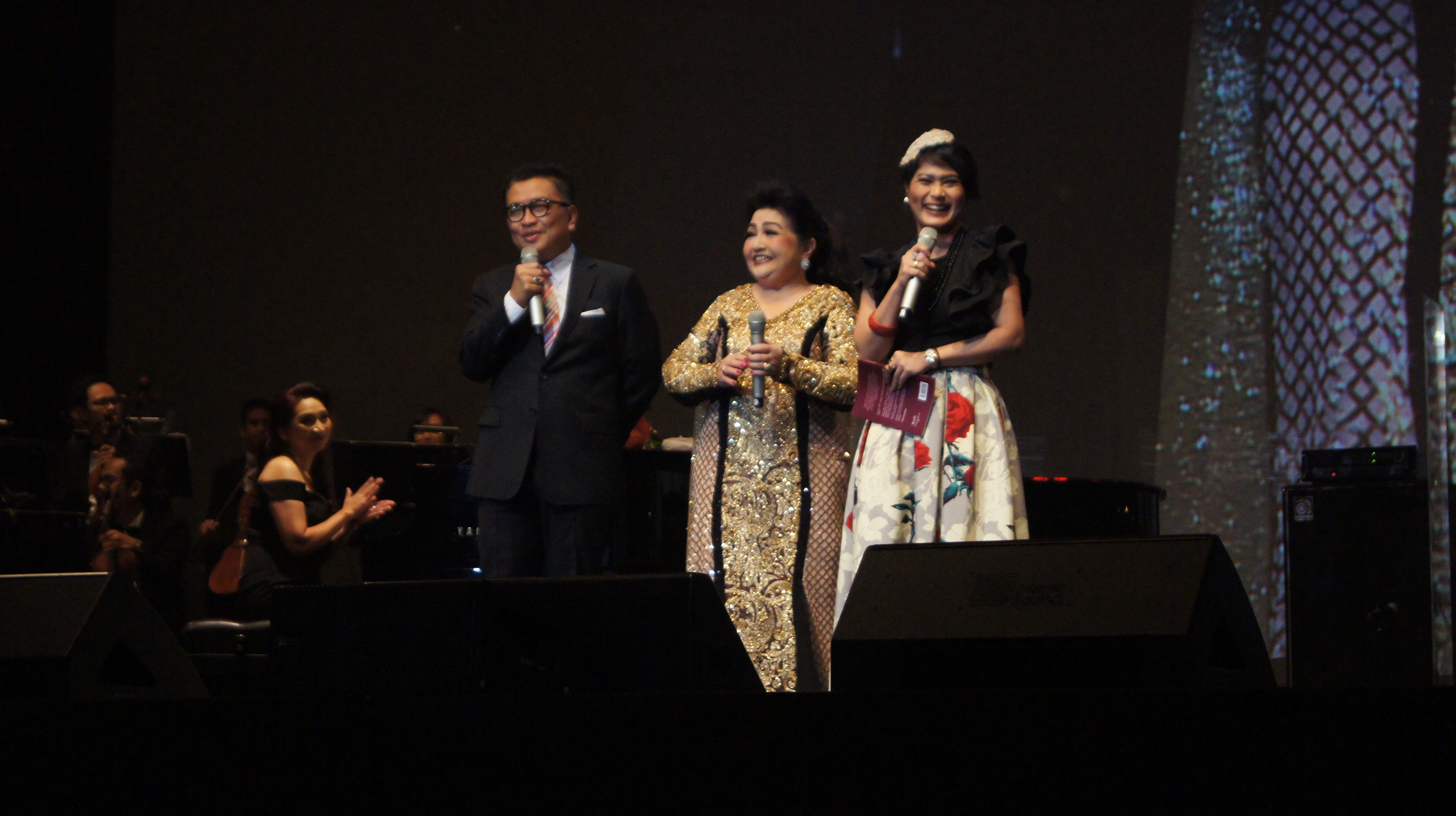 Kemeriahan Konser Ernie Djohan: 55 Tahun Berkarya untuk Bangsa