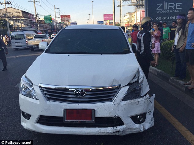 Pakai Innova, Perempuan Bule Tabrak 14 Kendaraan 