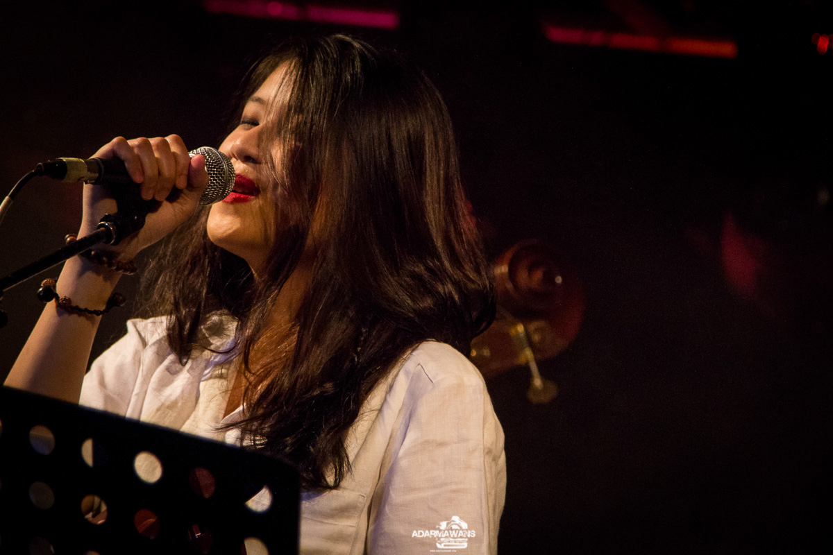 Danilla, Melagu dalam Pilu