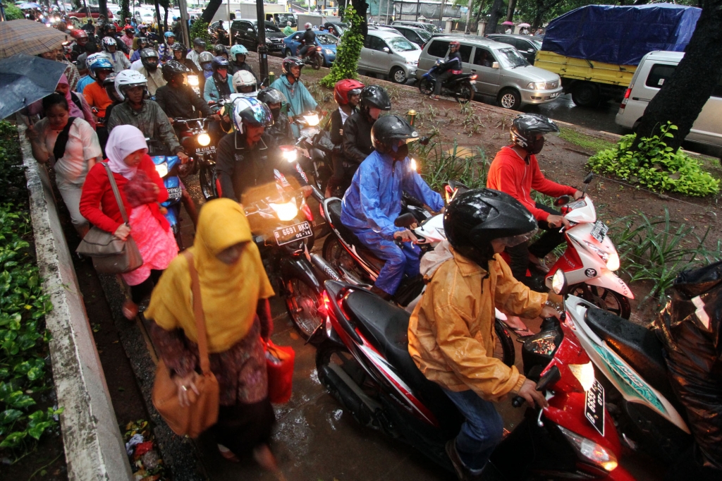 Seruan Kepada <i>Bikers</i> Agar Turun dari Trotoar