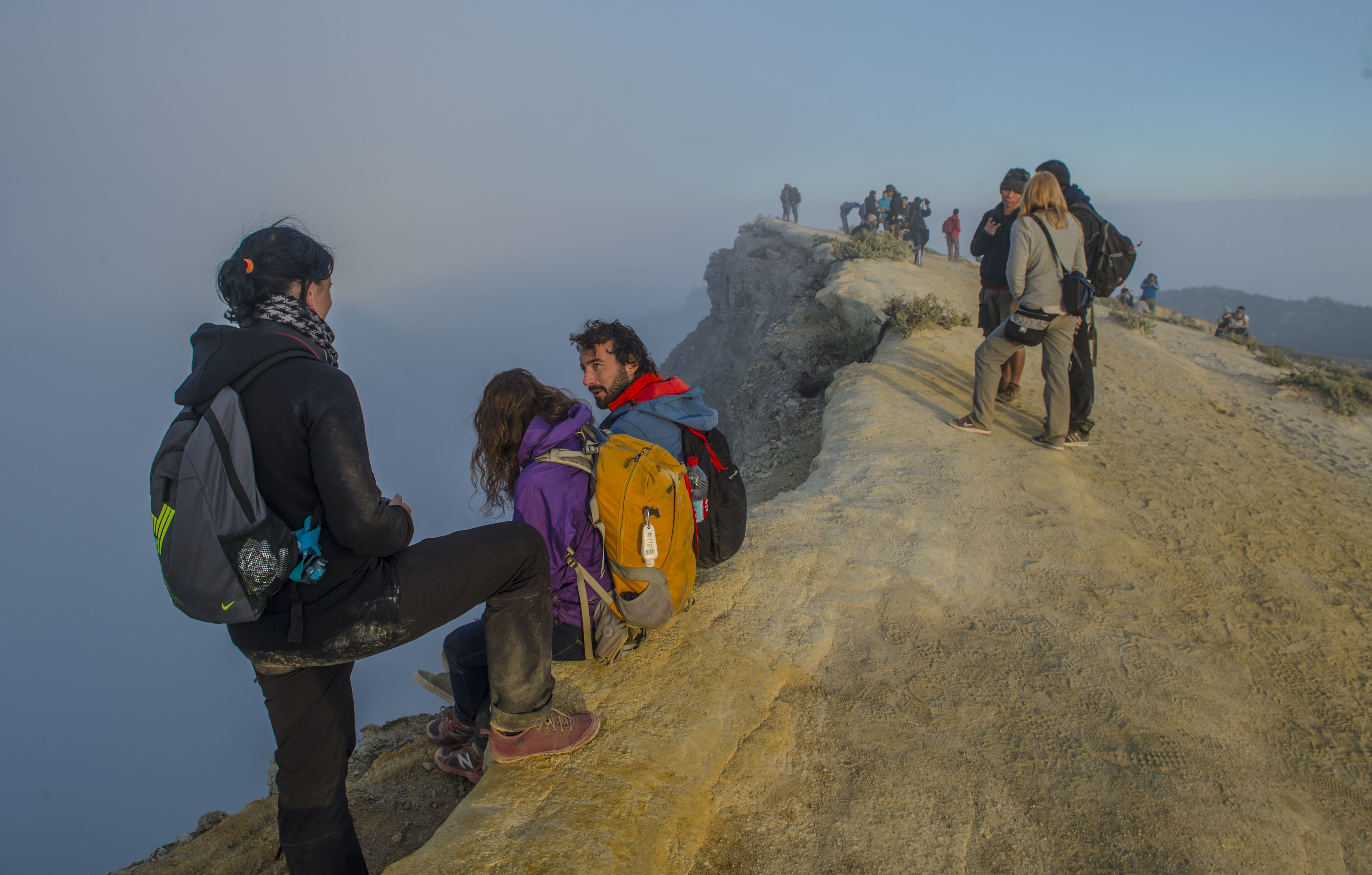 Menikmati Keindahan Kawah Wurung