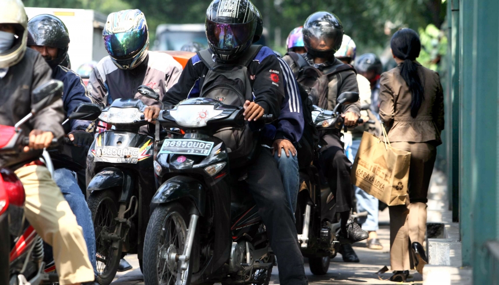 Seruan Kepada <i>Bikers</i> Agar Turun dari Trotoar