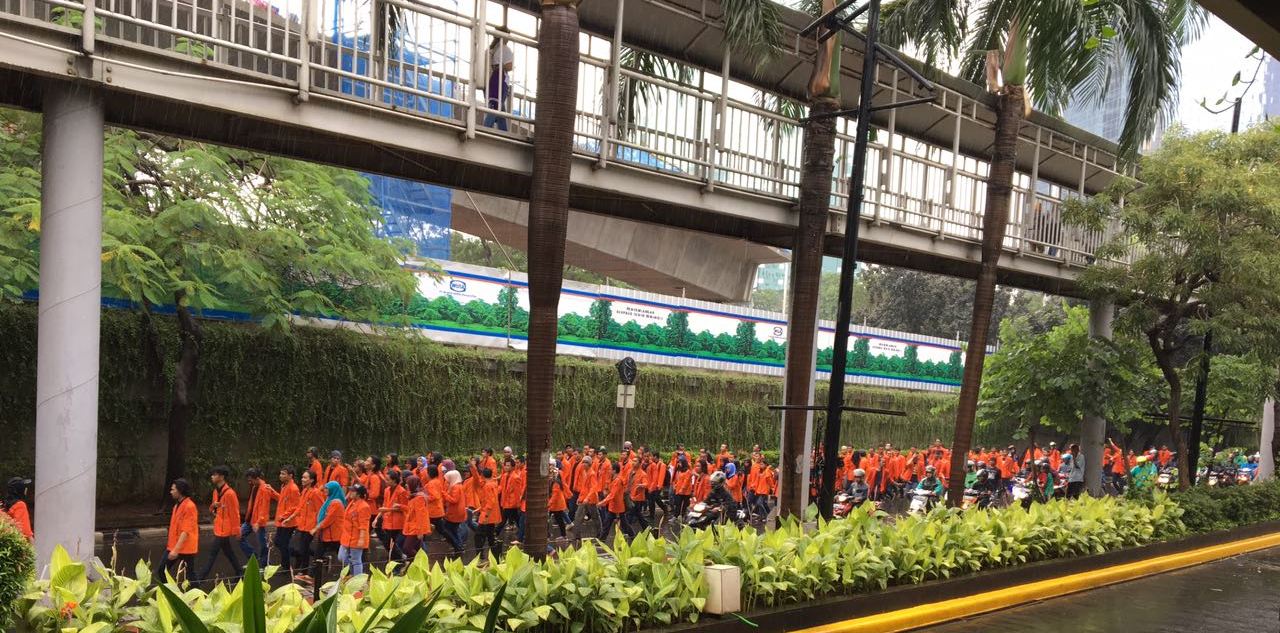 Mahasiswa dan Rumah Gerakan 98 Tabur Bunga Peringati Tragedi Semanggi
