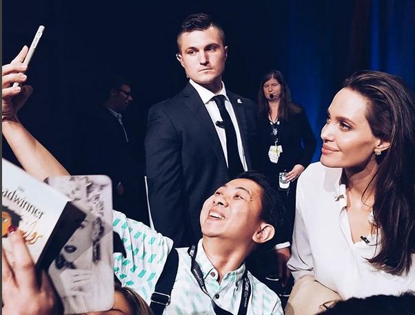 Ini Orang  yang Sering Bikin Netizen Pengin ke Luar Negeri