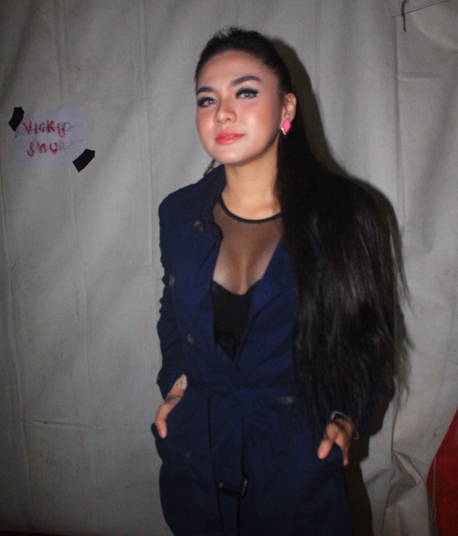 Lihat Ahok, Vicky Shu Heboh Sendiri 