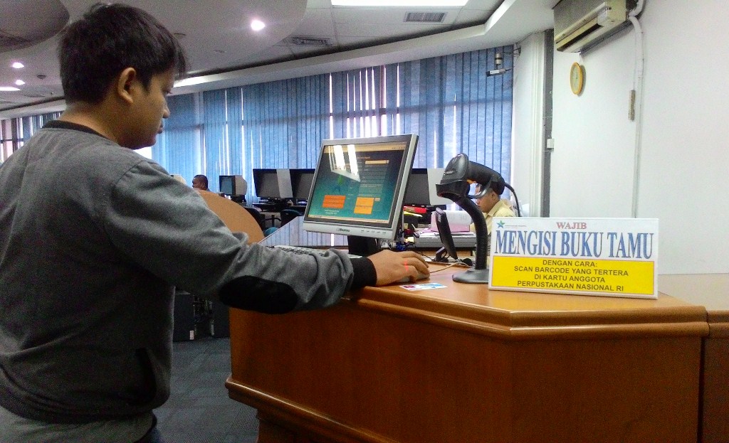 Ayo Baca Buku via Aplikasi iPusnas, Gratis!