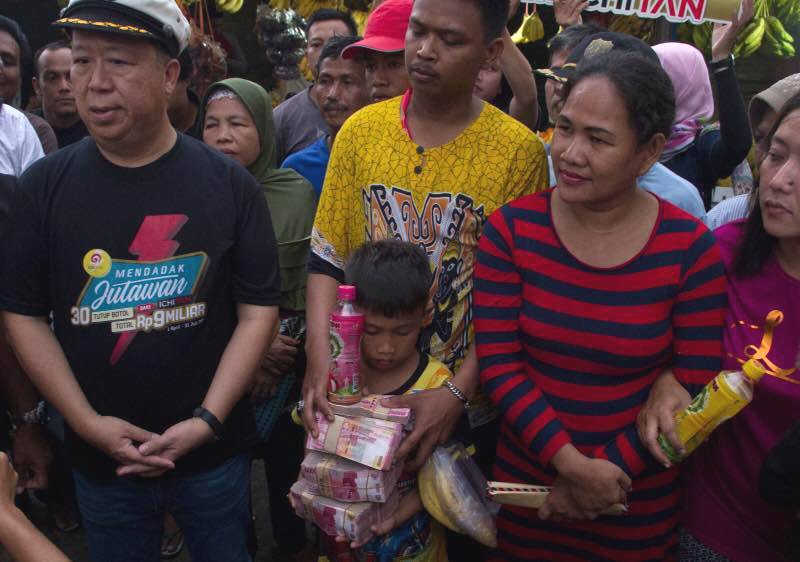 Wah! Seorang Ibu Dapat Rp300 Juta dari Undian Tutup Botol Minuman Kemasan