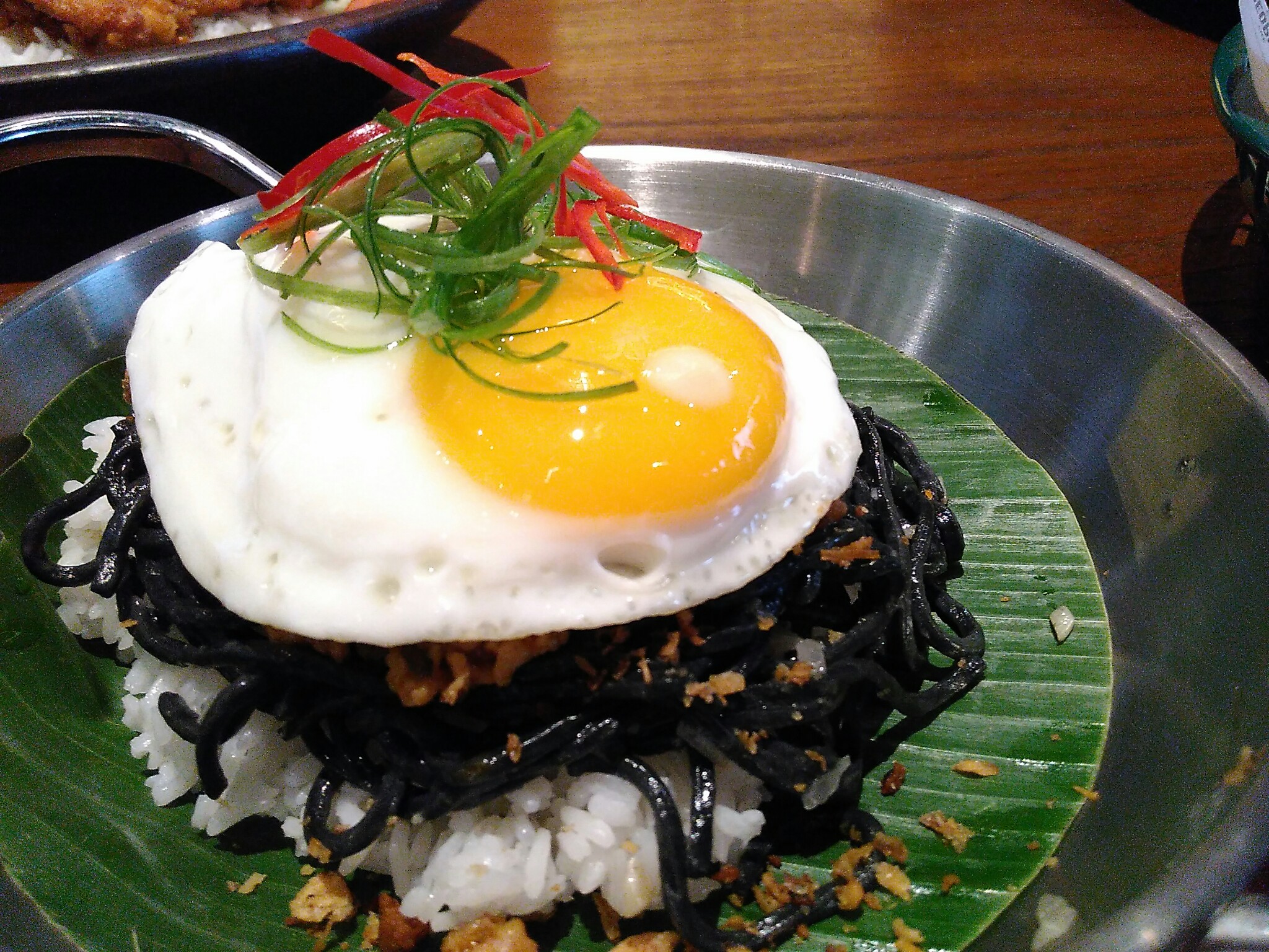 Pedas Gurih Ayam Geprek di The People's Cafe
