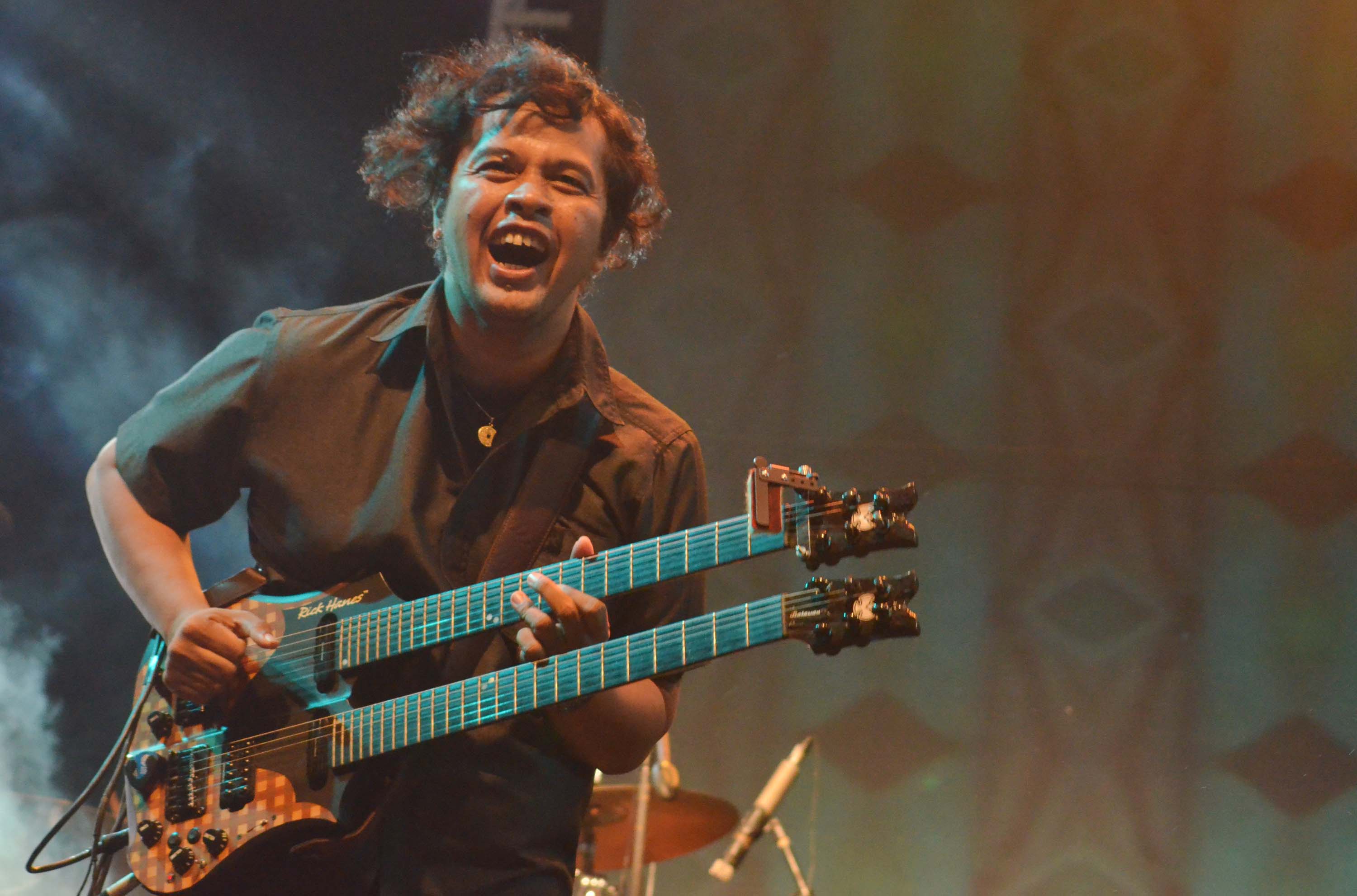 Menantang Gitar Kelas Dunia