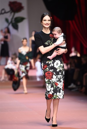 Dolce&Gabbana Hadirkan 'Mama Cantik' di <i>Catwalk</i> 