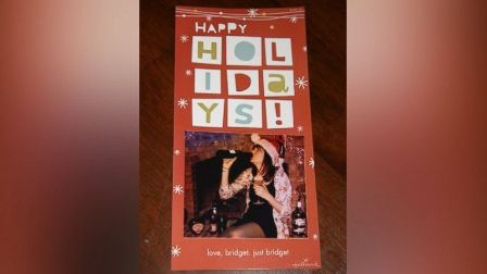 Perempuan Ini Kreasikan Kartu Natal versi Jomblo