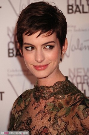 Seleb yang Tampil Oke dengan Rambut <i>Pixie</i>  