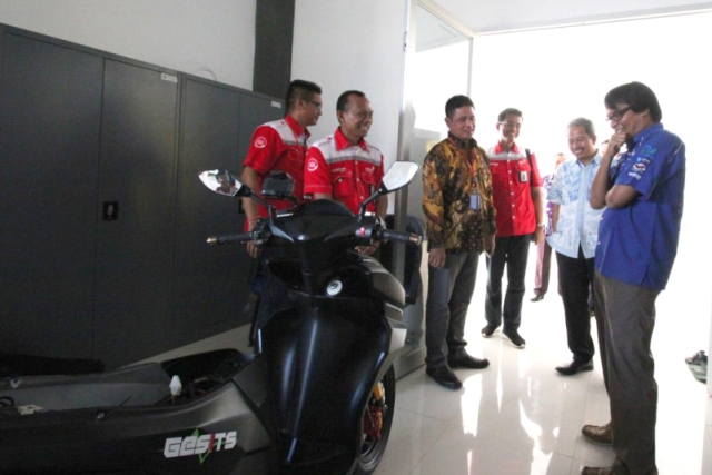 Demi Tingkatkan Layanan, Telkom Pesan 5 Ribu Skuter Listrik Buatan ITS