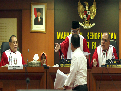 Akan Terjadi Krisis Politik Jika Novanto Tak Dipecat