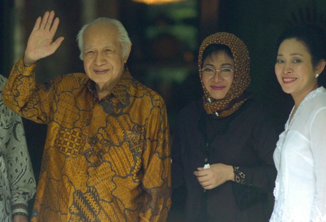 <i>Pemberian Gelar Pahlawan Soeharto-Gusdur Harus Dipertimbangkan</i>