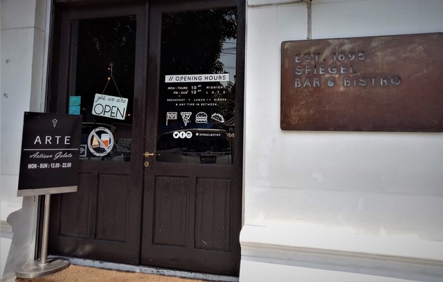 Sepenggal Memori Dari Regukan Kopi Spiegel Bar Bistro