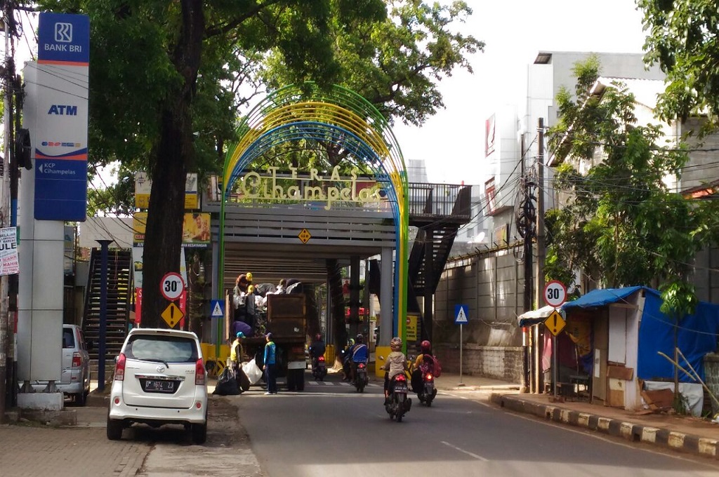 Hanya Ada Satu Area Parkir di Sekitar Teras Cihampelas