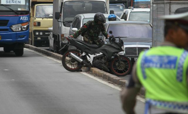 Penerobos Jalur TransJakarta Bayar Denda Rp500 Ribu ke Bank DKI