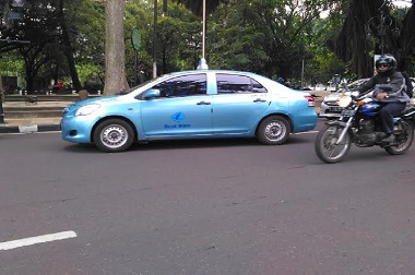 Blue Bird Bandung Siap Bersaing dengan Taksi Online