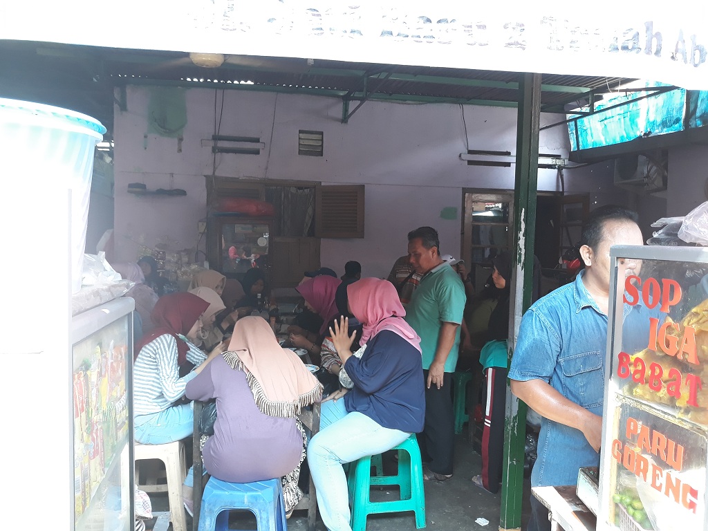 Jelang Ramadan, Tanah Abang Ramai Pengunjung